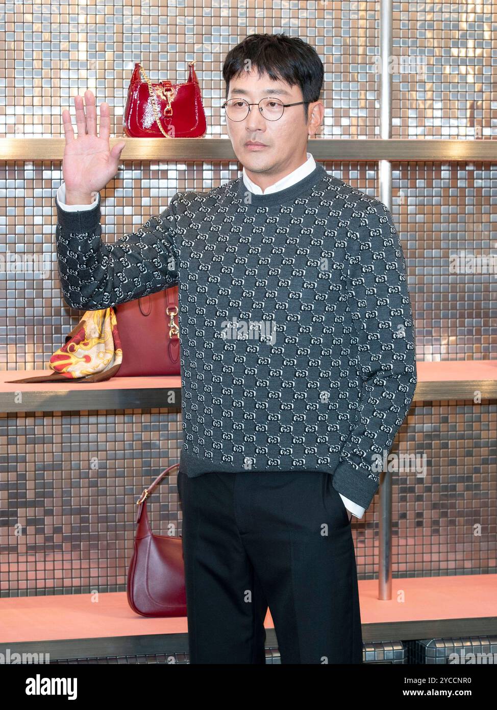 Seoul, Südkorea. Oktober 2024. Der südkoreanische Schauspieler Ha Jung-woo nimmt am 22. Oktober 2024 an einem Fotobesuch zum GUCCI Culture Month im GUCCI House in Seoul Teil. (Foto: Lee Young-HO/SIPA USA) Credit: SIPA USA/Alamy Live News Stockfoto