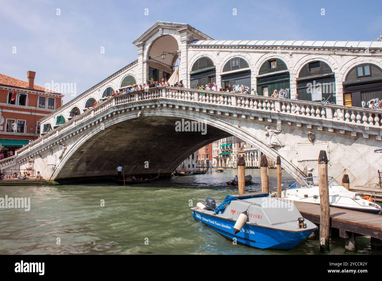 Rialtobrücke (Ponte Rialto), Venedig, Italien Stockfoto