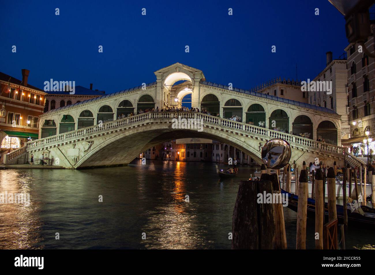 Rialtobrücke (Ponte Rialto), Venedig, Italien Stockfoto