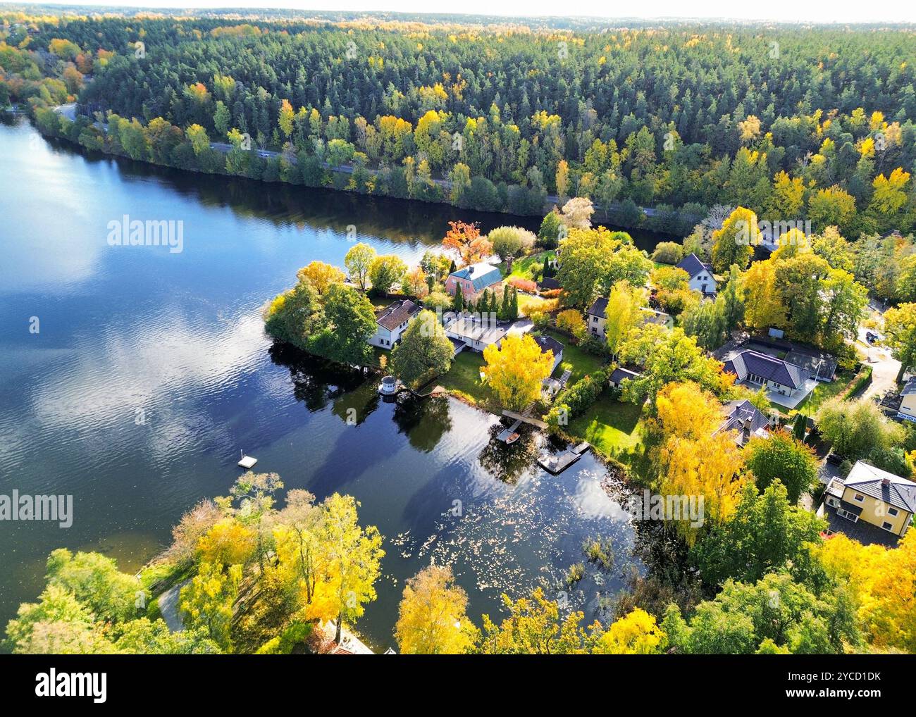 Luftaufnahme des Wohngebietes Nysätra am Wasser in Nacka in der Nähe von Stockholm, Schweden Stockfoto