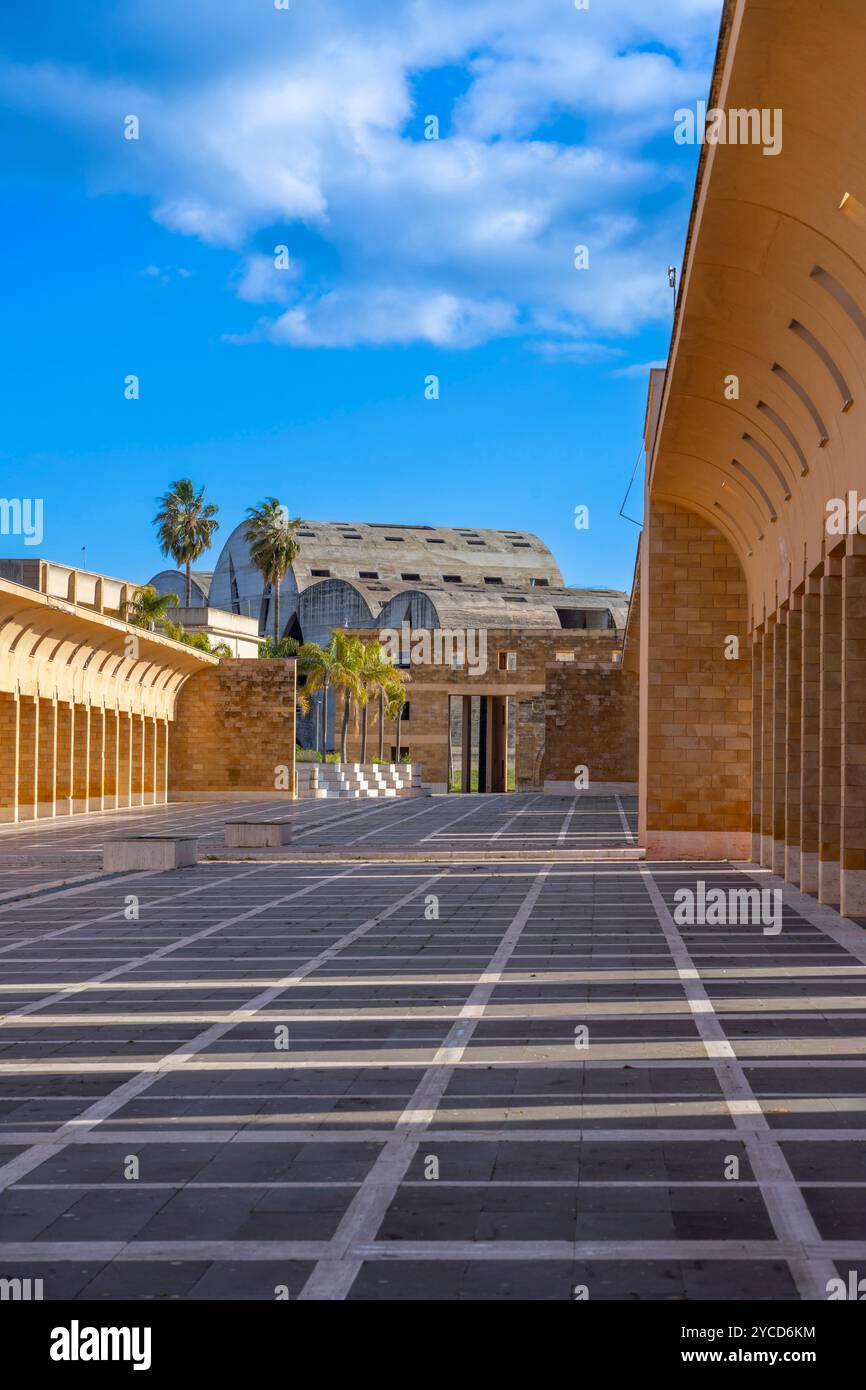 QUADRATSYSTEM , 1990, LAURA THERMES , FRANCO PURINI, GIBELLINA NUOVA, Trapani, Sizilien, Italien Stockfoto