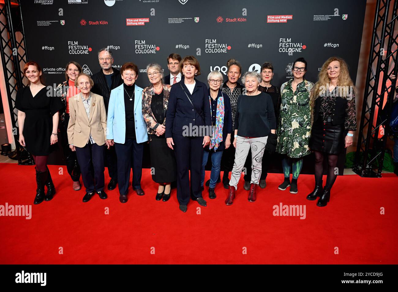Besetzung und Crew mit u.a. Oberbürgermeisterin der Stadt Köln Henriette Reker, Produzent Leopold Hoesch, den Protagonistinnen Ulrike Poppe, Gabriele Stötzer, Amrei Bauer, Marina Grasse, Solveig Leo und Tina Powileit und Produzent Leopold Hoesch Mitte kommen zum Screening des Dokumentations Films die Unbeugsamen bei dem Filmfestival Cologne 2024, FFCGN, in den Kölner Filmpalast, Leopagoniker, Leopagonier, Leoprike Poppe, Henrike, Henriker, Henriette, Henriette, Henriette, Henriette, Henriette und Co. Solveig Leo und Tina Powileit und Produzent Leo Stockfoto