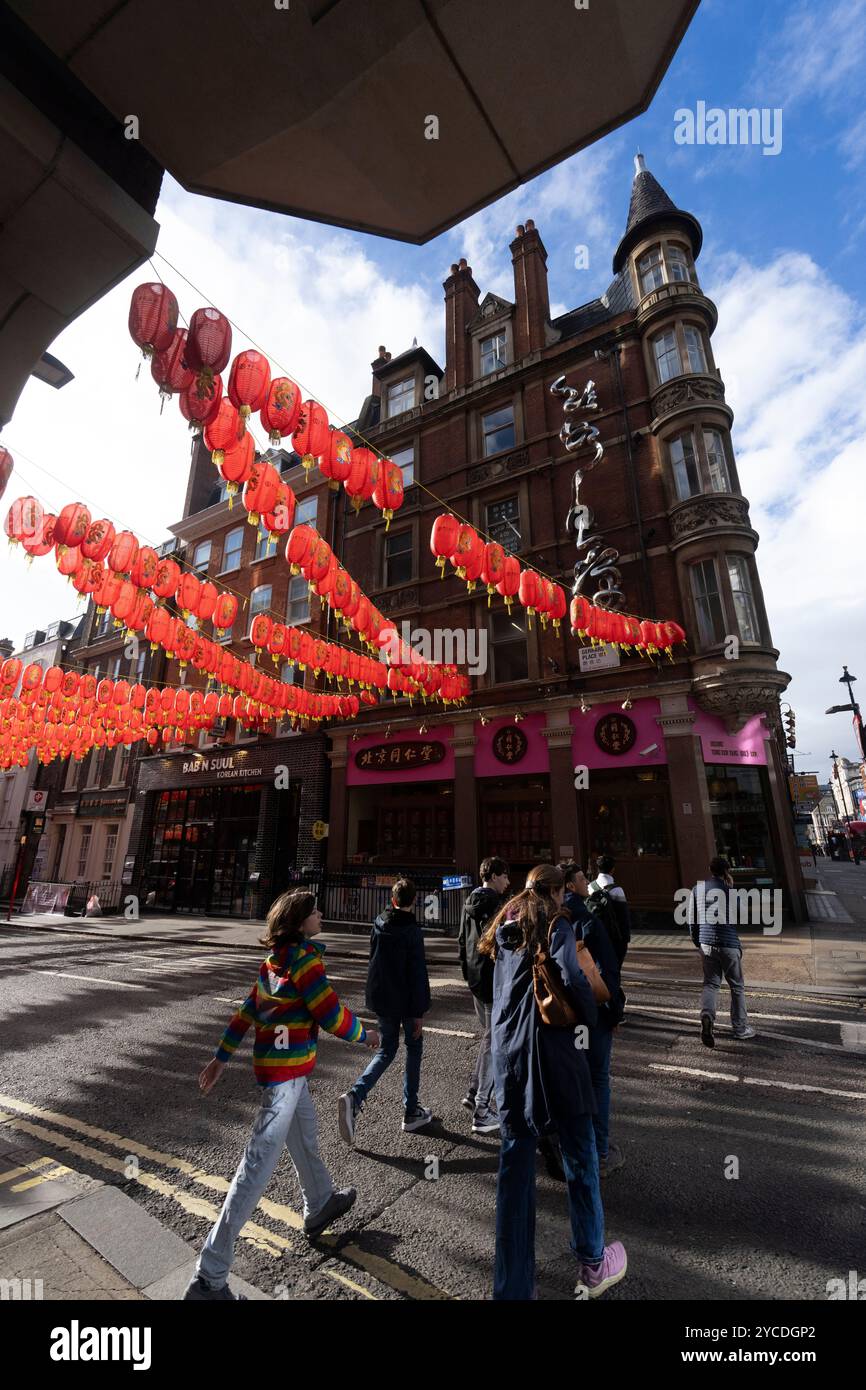 Chinatown ist eine ethnische Enklave in der City of Westminster, London, grenzt im Norden und Westen an Soho, im Süden und Osten an Theatreland Stockfoto