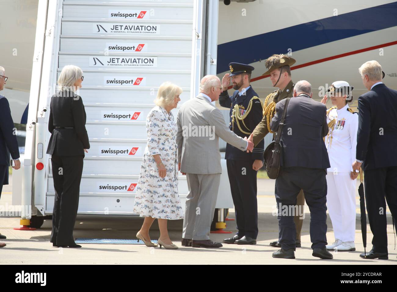 Sydney, Australien. Oktober 2024. Seine Majestät König Karl III. Und Ihre Majestät Königin Camilla verlassen Australien und reisen nach Samoa für CHOGM. Richard Milnes/Alamy Live News Stockfoto