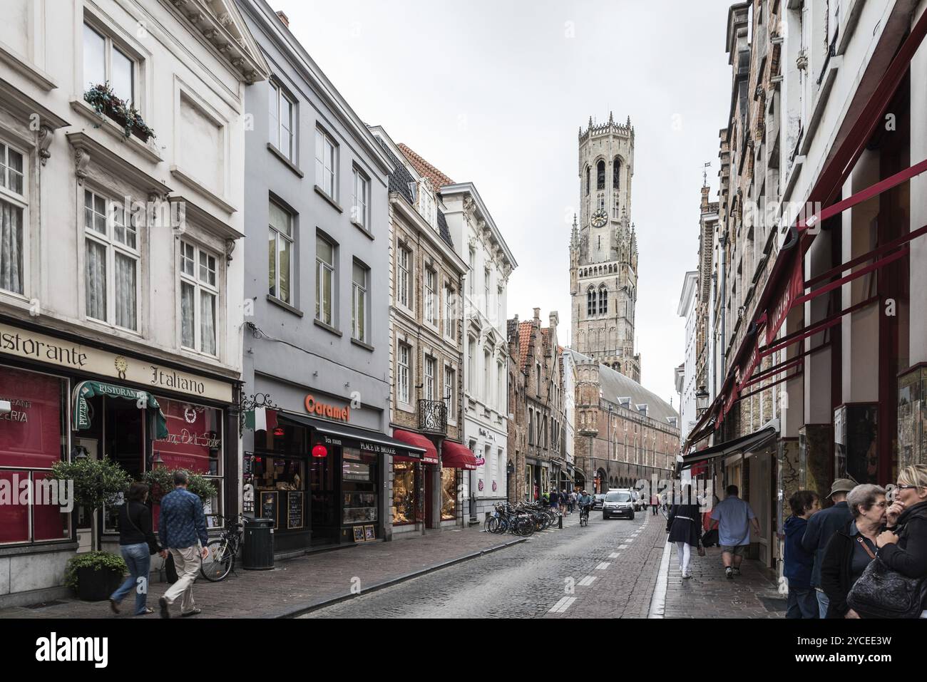 Brügge, Belgien, 29. Juli 2016: Stadtbild der Stadt Brügge. Das historische Stadtzentrum gehört zum UNESCO-Weltkulturerbe. Er ist bekannt für seine pict Stockfoto