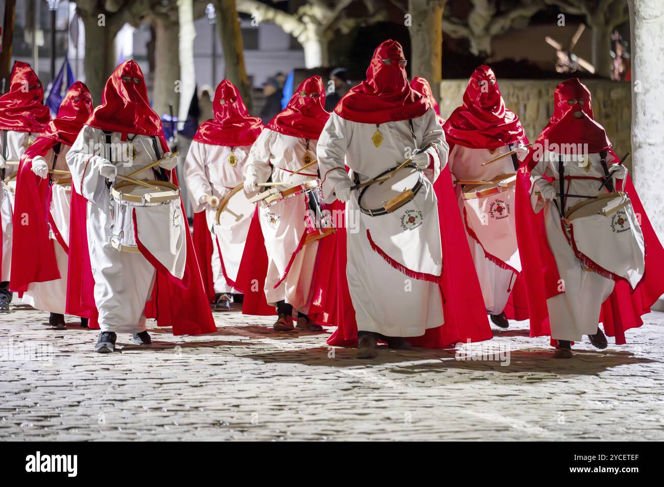 Traditionelle spanische Karwochenprozession. Hochwertige 4K-Aufnahmen Stockfoto