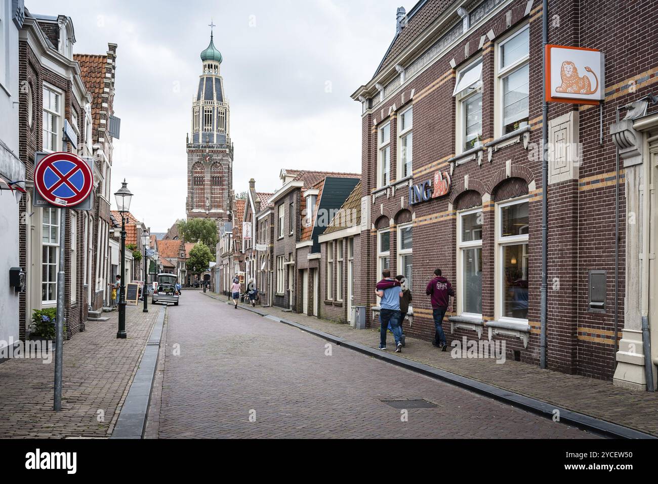 Enkhuizen, Niederlande, 5. August 2016: Alter Hafen von Enkhuizen ein bewölkter Tag, auf dem Gipfel seiner Macht war Enkhuizen einer der wichtigsten harbou Stockfoto