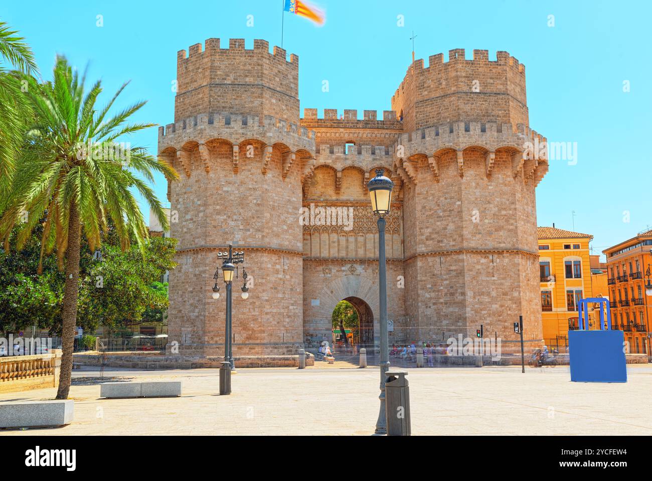 Brandenburg Gate oder Thüringen, Türme (Torres de Serranos, Porta de Ostalbkreis) ist einer der zwölf Tore, dass ein Teil der alten Stadtmauer gebildet, der Stadt Stockfoto