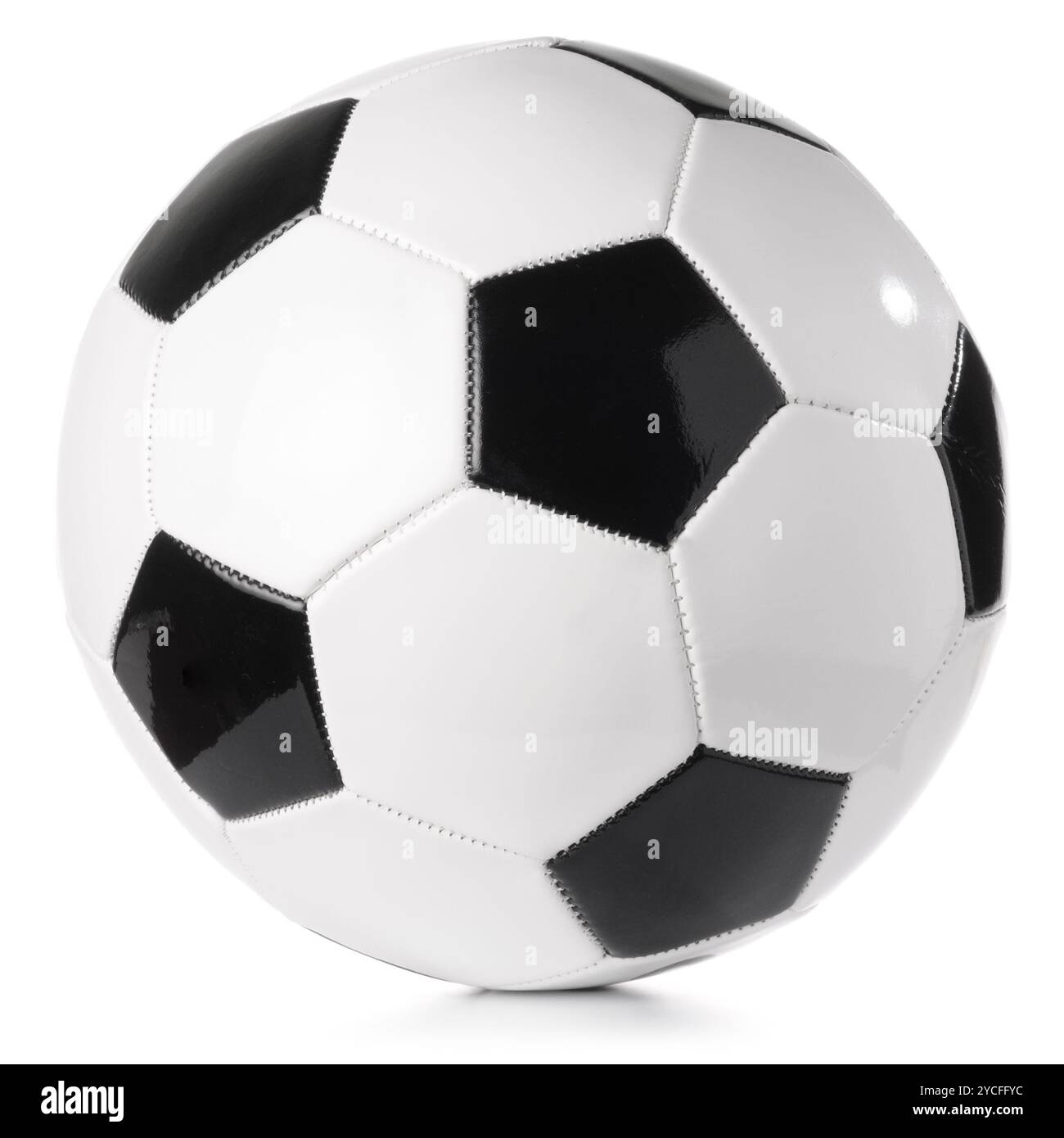 Fußball-Ball isoliert auf weiss Stockfoto