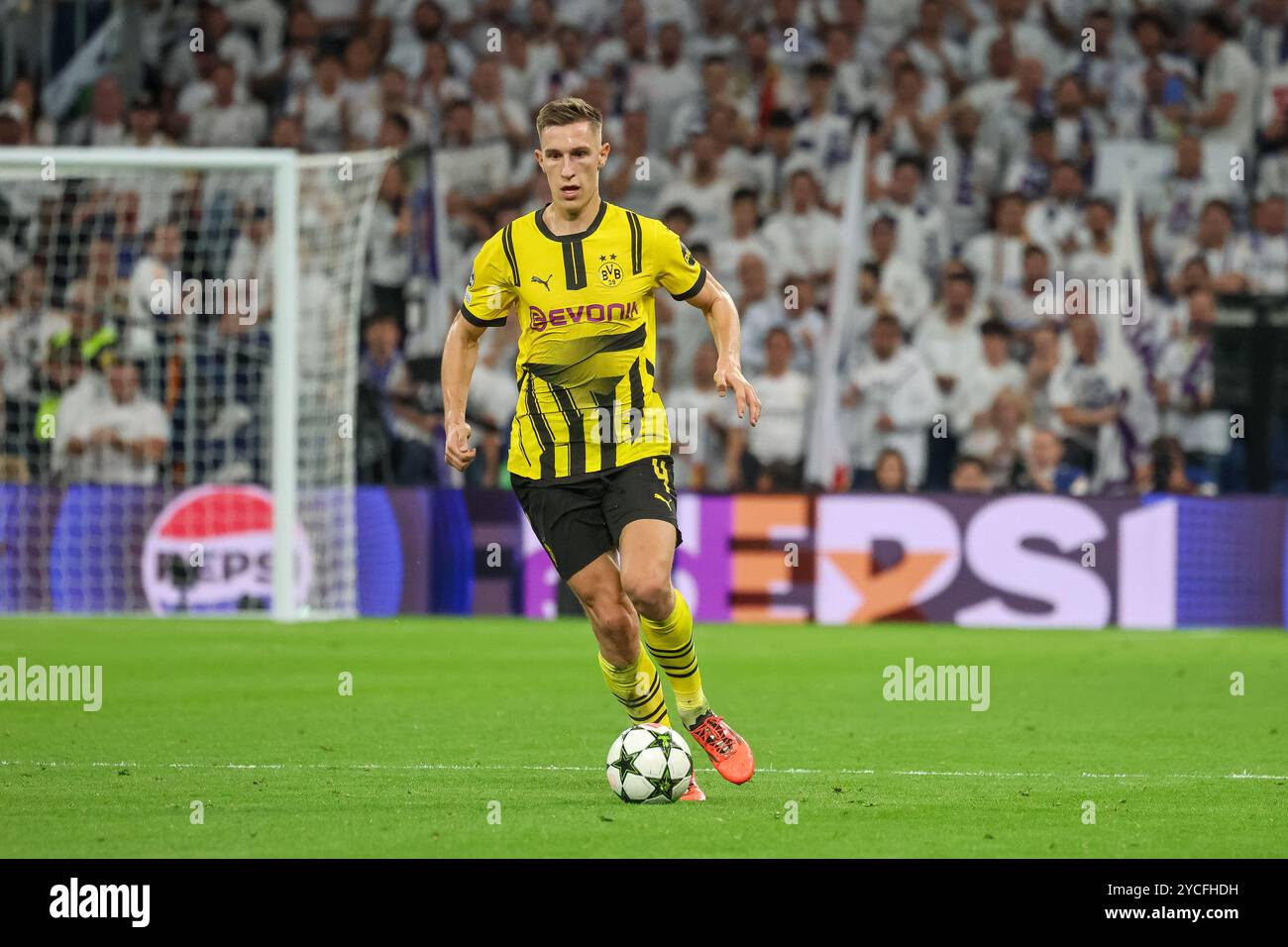 Nico Schlotterbeck (Dortmund #4), ESP, Real Madrid gegen Borussia Dortmund, Fussball, Champions-League, 3. Spieltag, Saison 2024/2025, 22.10.2024 Foto: Eibner-Pressefoto/Jörg Niebergall Stockfoto