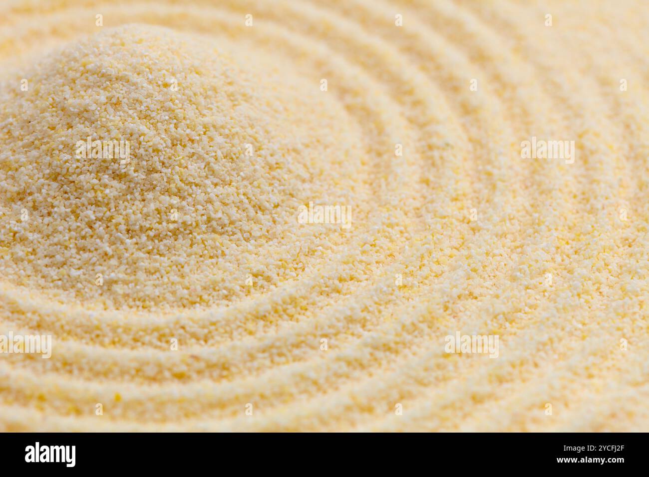 Ein kleiner sandiger Hügel im Zen-Garten Stockfoto