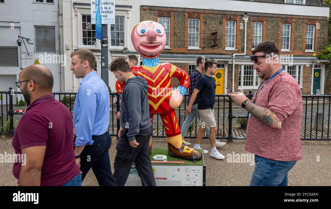 Morph Statue am South Bank, London, Teil von Morph's Epic Art Adventure in Zusammenarbeit mit Wizz Kidz Stockfoto