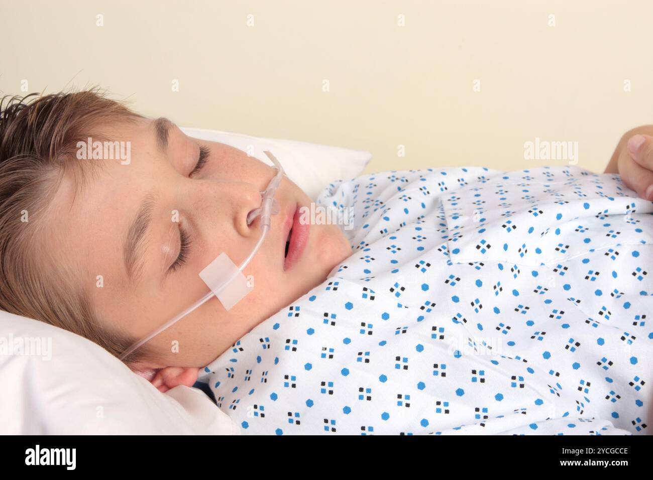 Ttauma-Patient mit Nasenkanüle - Nahaufnahme Stockfoto