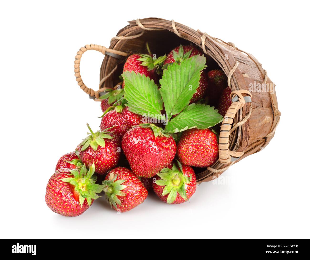 Erdbeeren in einem hölzernen Korb Stockfoto
