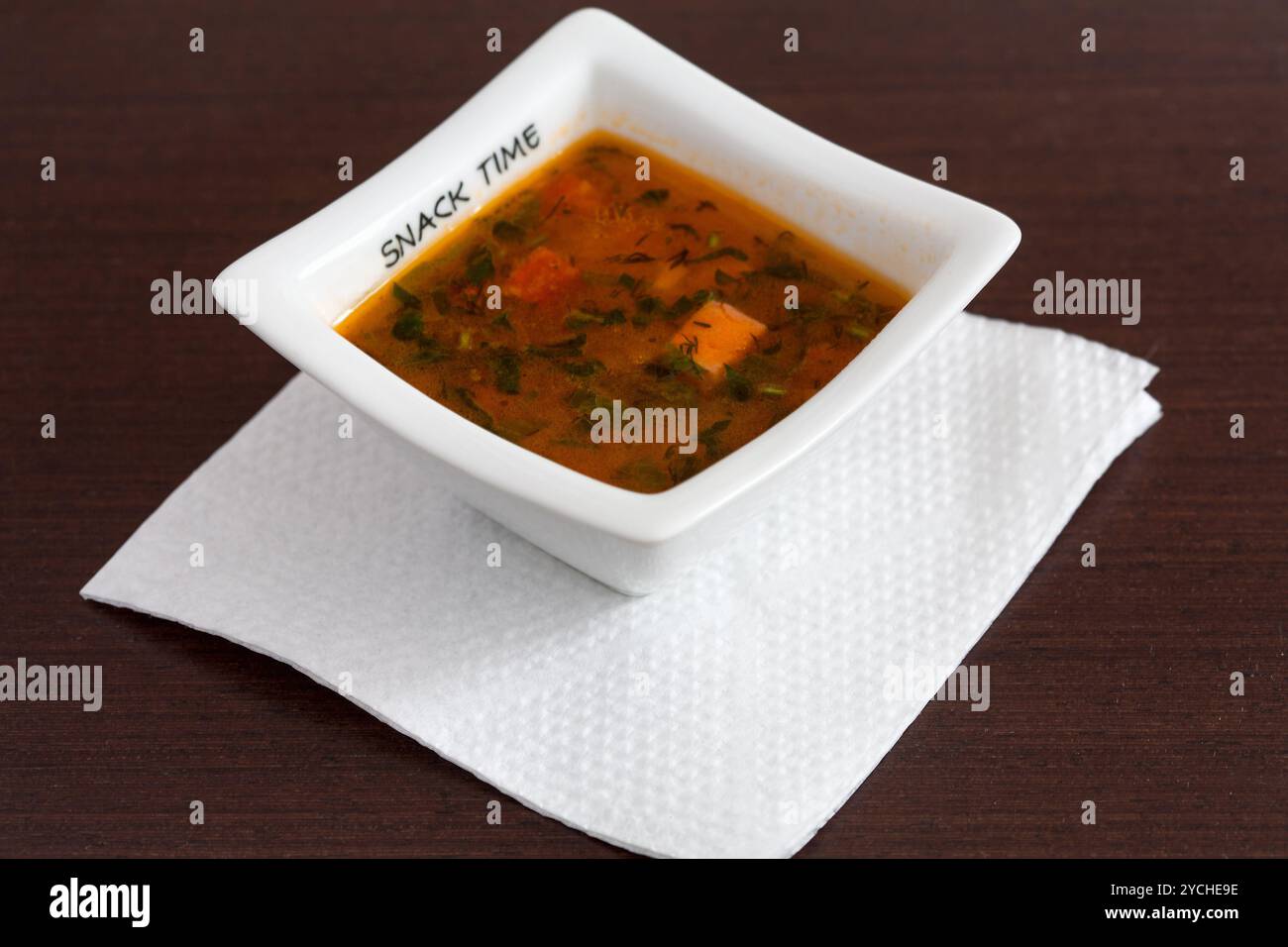 Hühnersuppe mit Gemüse Stockfoto