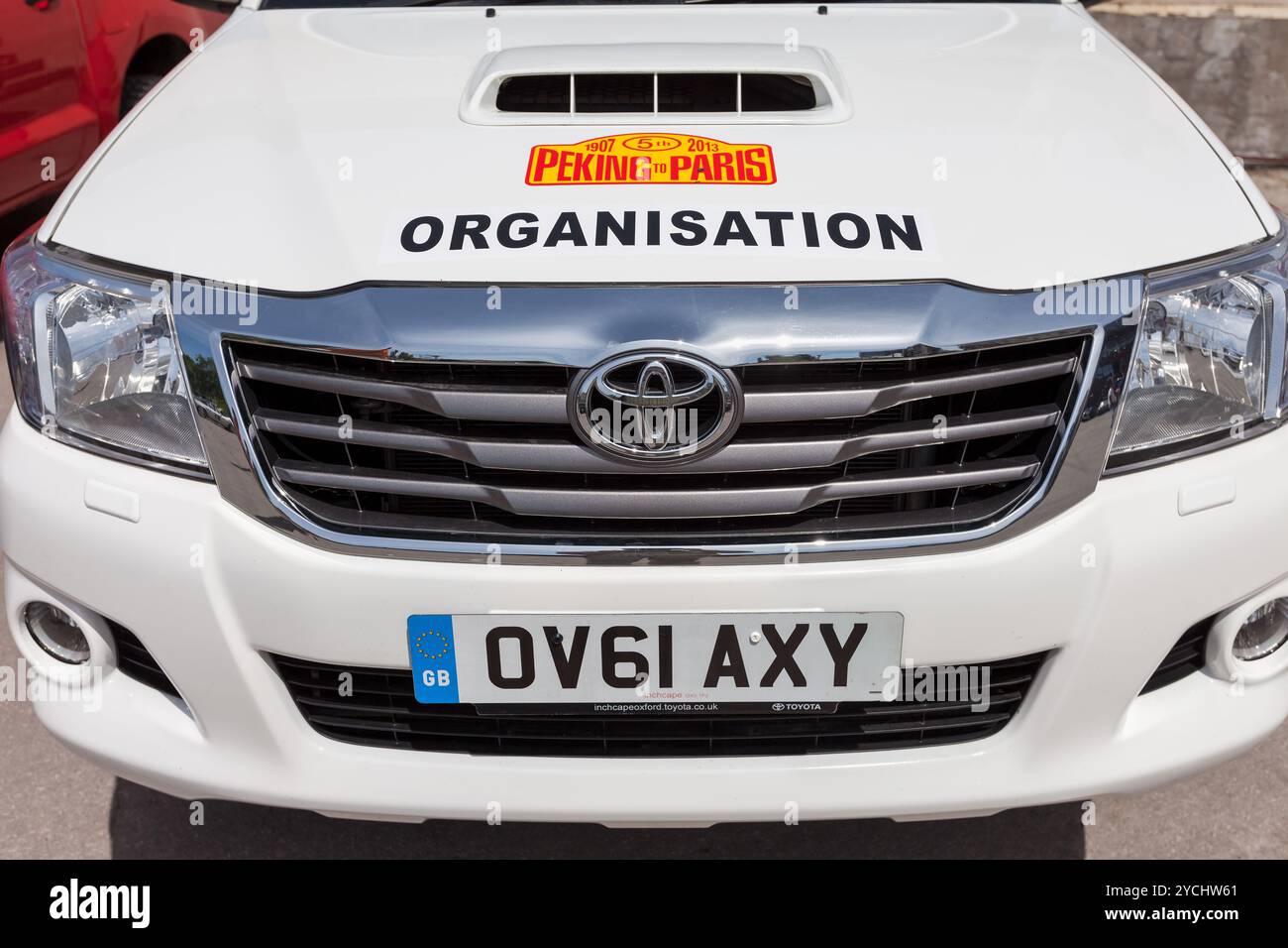 SAMARA, RUSSLAND - 16. JUNI: Rallye der Retro-Autos Peking-Paris 2013 , 16. Juni 2013 in Samara, Russland. Auto der Organisation rall Stockfoto