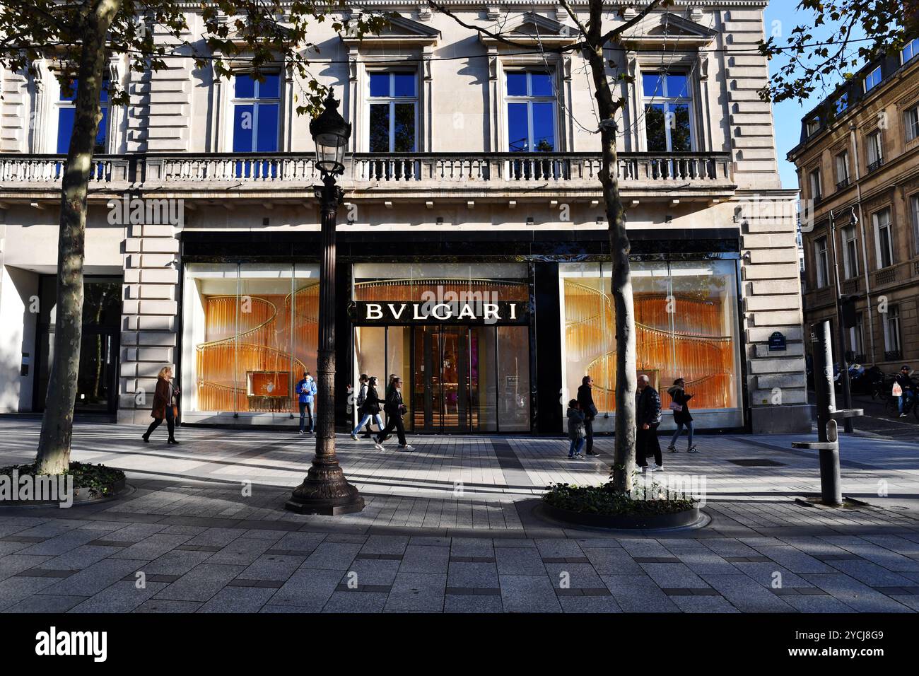 Bulgari-Geschäft in der Avenue des Champs Elysées - Paris - Frankreich Stockfoto