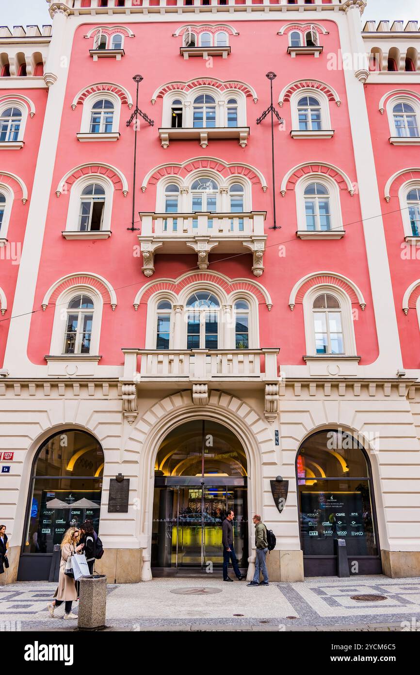 Palladium Shopping Centre, das neue Design hat die Fassade des früheren Josef Barracks Gebäude erhalten. Platz Der Republik, Prag, Tschechische Republik, Eu Stockfoto