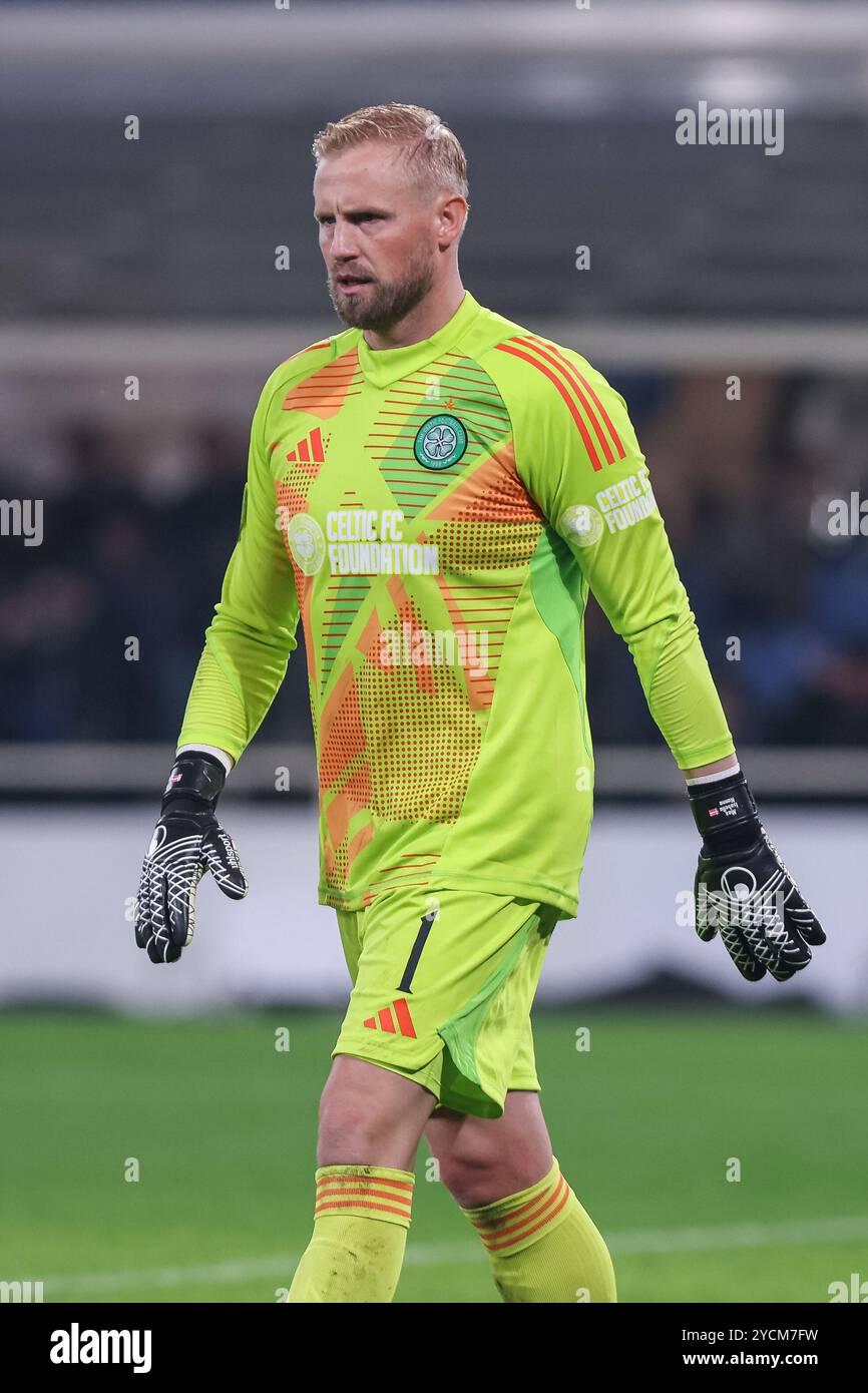 Bergamo, Italien, 23. Oktober 2024. Celtic Torhüter Kasper Schmeichel beim Champions League-Fußballspiel zwischen Atalanta und Celtic F.C. am 23. Oktober 2024 im Gewiss-Stadion in Bergamo, Italien. Quelle: Stefano Nicoli/Speed Media/Alamy Live News Stockfoto