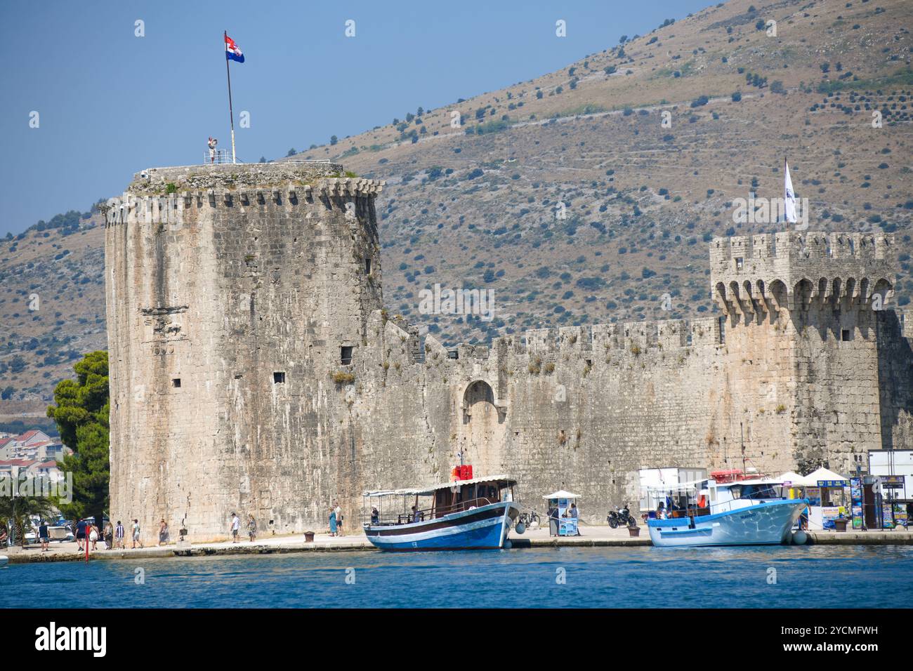 Trogir: Schloss und Hafen von Kamerlengo. Kroatien. Stockfoto