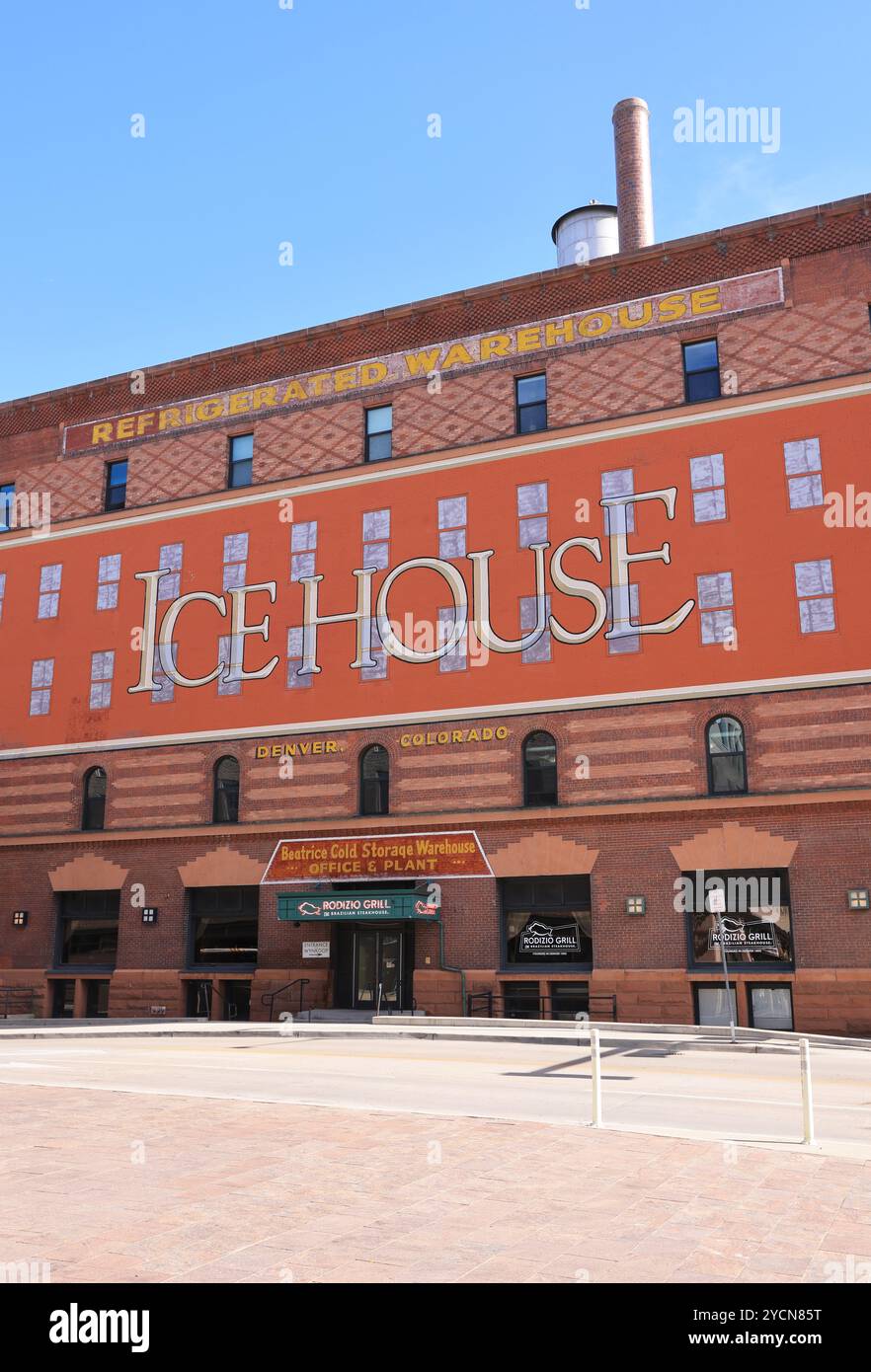 Die Icehouse Tavern in der Innenstadt von Denver für Einheimische vor und nach den Spielen der Rockies in Colorado, USA. Stockfoto