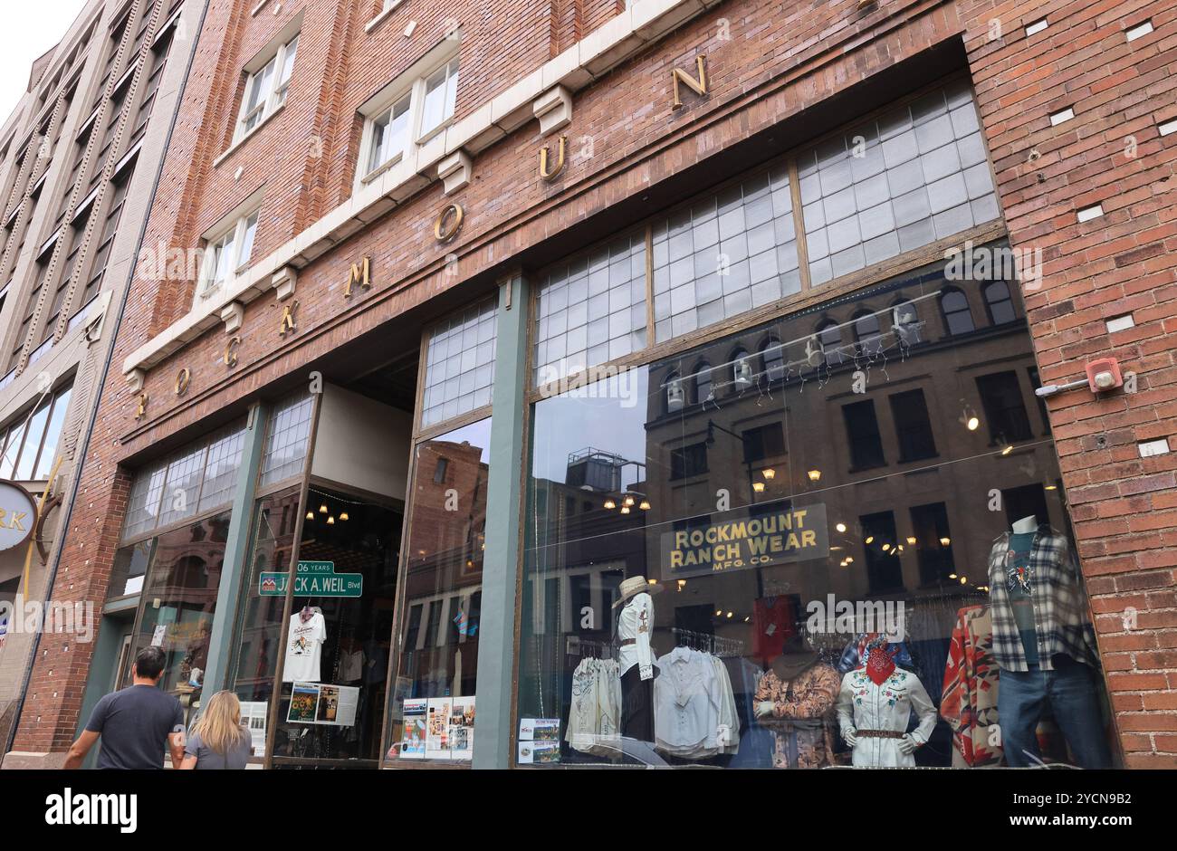 Der Rockmount Store in Denver, LoDo, ist ein historisches Gebäude aus dem Jahr 1909 und Heimat erstklassiger Western Ranch-Kleidung, einschließlich des originalen Snap-Shirts. Stockfoto