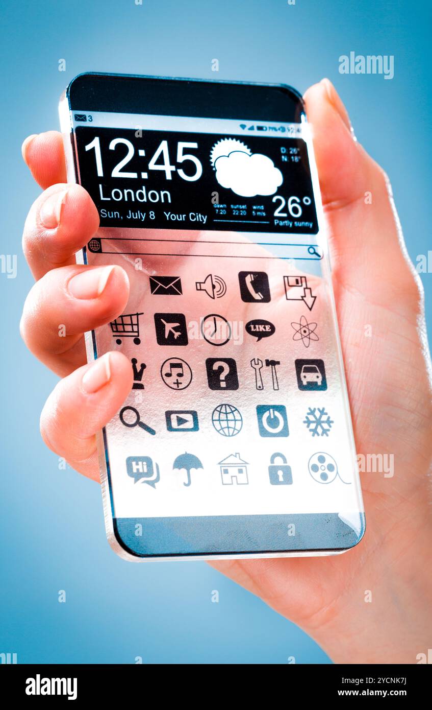 Smartphone mit transparenten Bildschirm in Menschenhand. Stockfoto