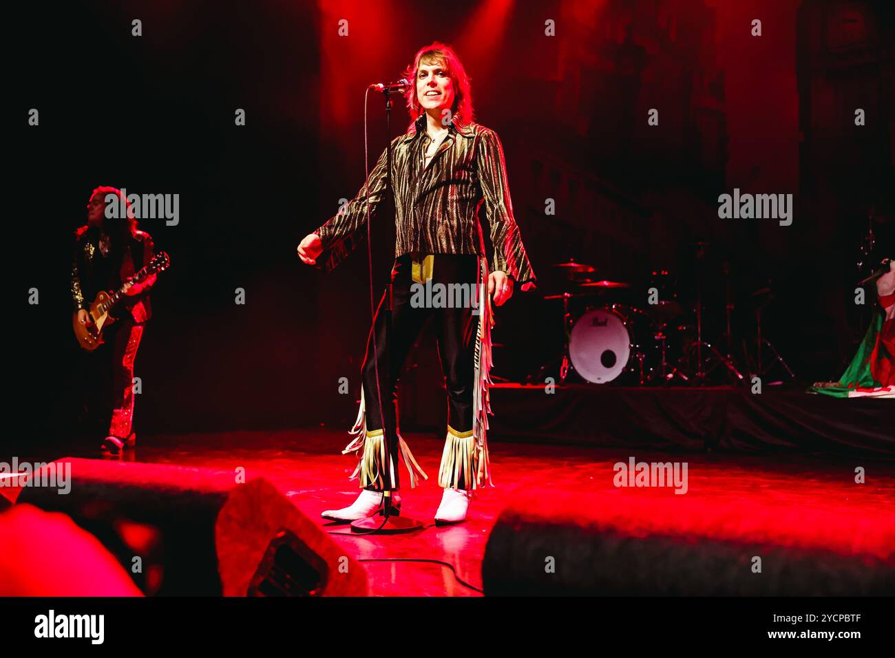 Mailand, die Struts treten im Konzert während der Grand Union Tour in Fabrique auf. Auf dem Foto: Luke Spiller Stockfoto