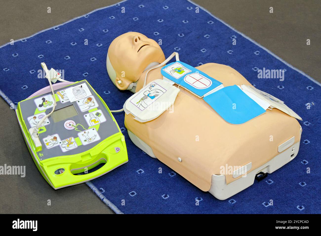 AED-dummy Stockfoto