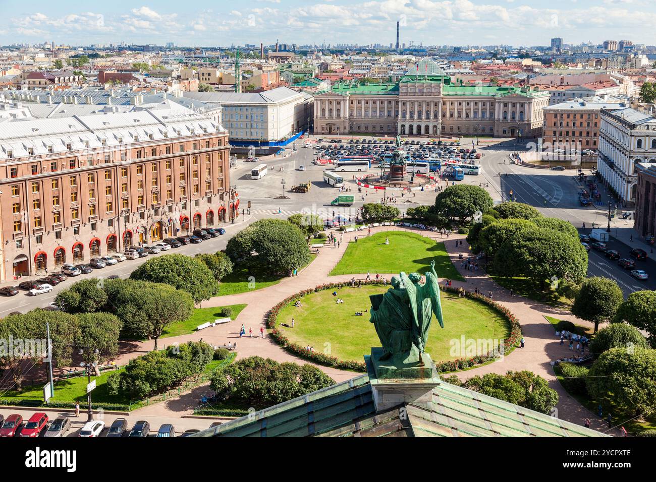 Blick von oben auf die Stadt von der Aussichtsplattform der Isaakskathedrale in St. Petersburg, Russland Stockfoto