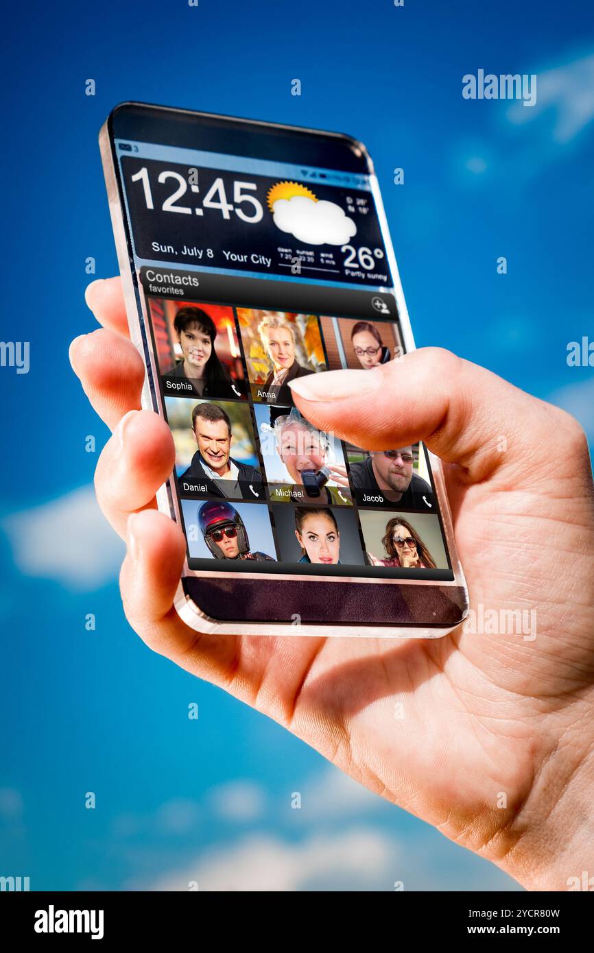 Smartphone mit transparenten Bildschirm in Menschenhand. Stockfoto