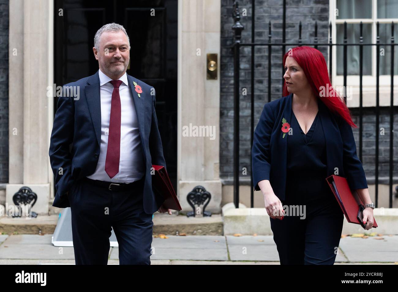 London, Großbritannien. Oktober 2024. Steve Reed und Louise Haigh verlassen eine Kabinettssitzung in der Downing Street, London. Quelle: SOPA Images Limited/Alamy Live News Stockfoto