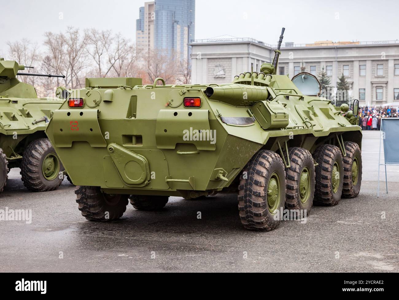 Russische Armee BTR-80 gepanzerte Radfahrzeuge Mannschaftswagen Stockfoto