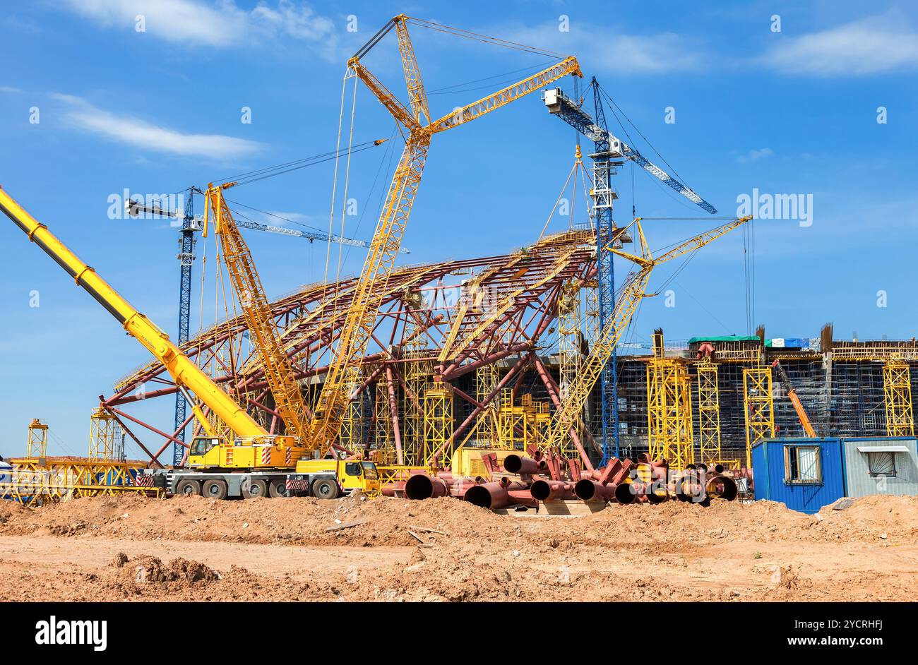 Bau eines modernen Stadions für Fußballspiele Cosmos Arena Stockfoto