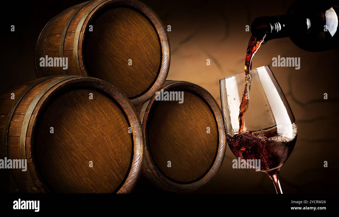 Gießen Wein im Keller Stockfoto