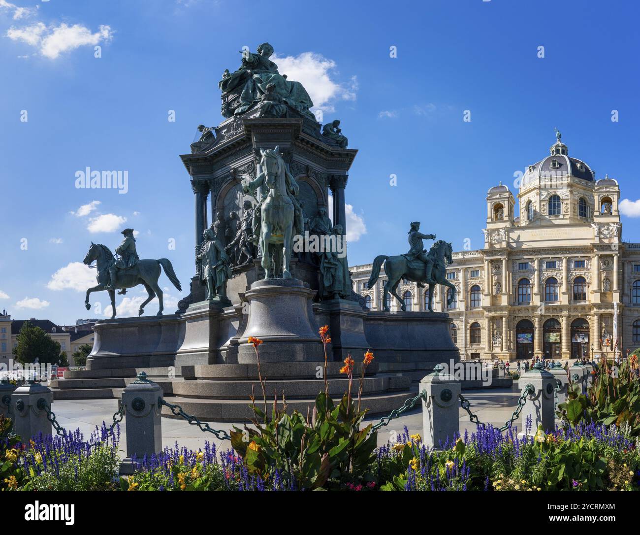 Wien, Österreich, 22. September 2022: Das Maria Theresia-Denkmal und das kunsthistorische Museum in der Innenstadt von Wien, Europa Stockfoto