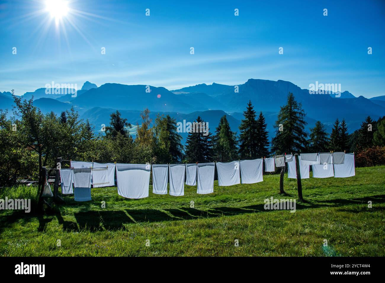 Wäschetag, Wäscherei in der Warteschlange Stockfoto