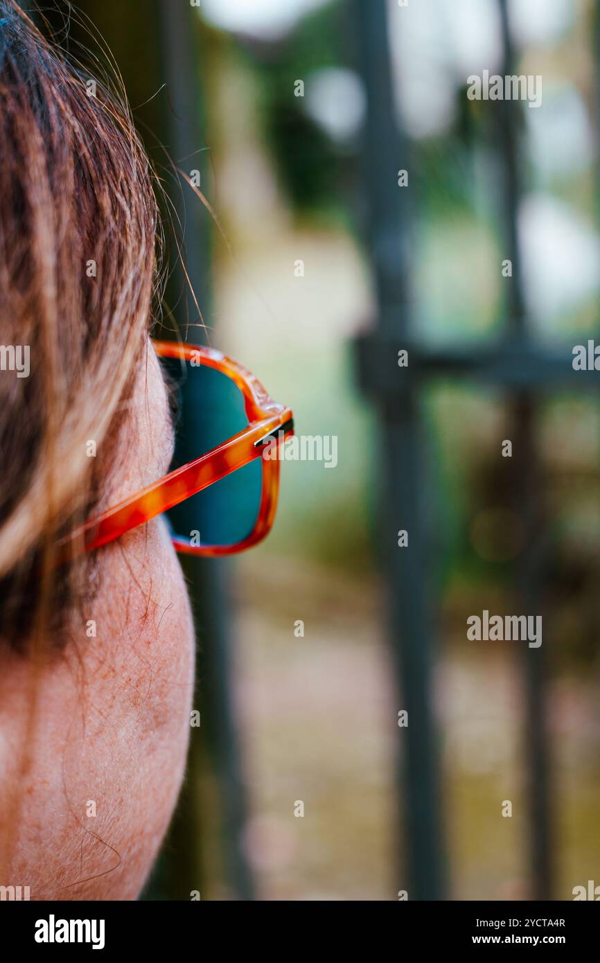 Seitenansicht einer Frau Stockfoto