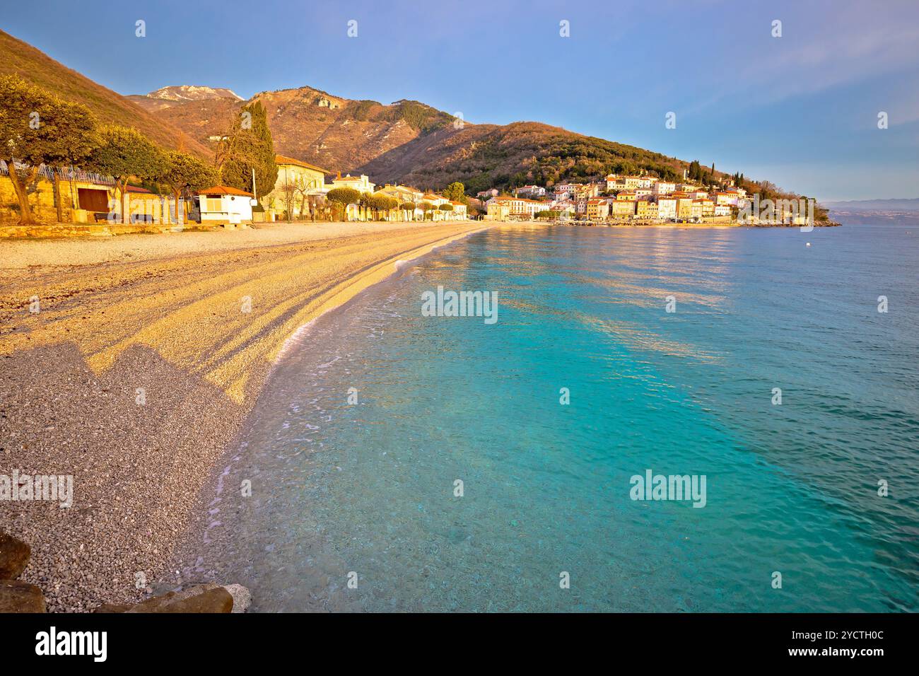 Moscenicka Draga türkis Strand bei Sonnenaufgang Stockfoto