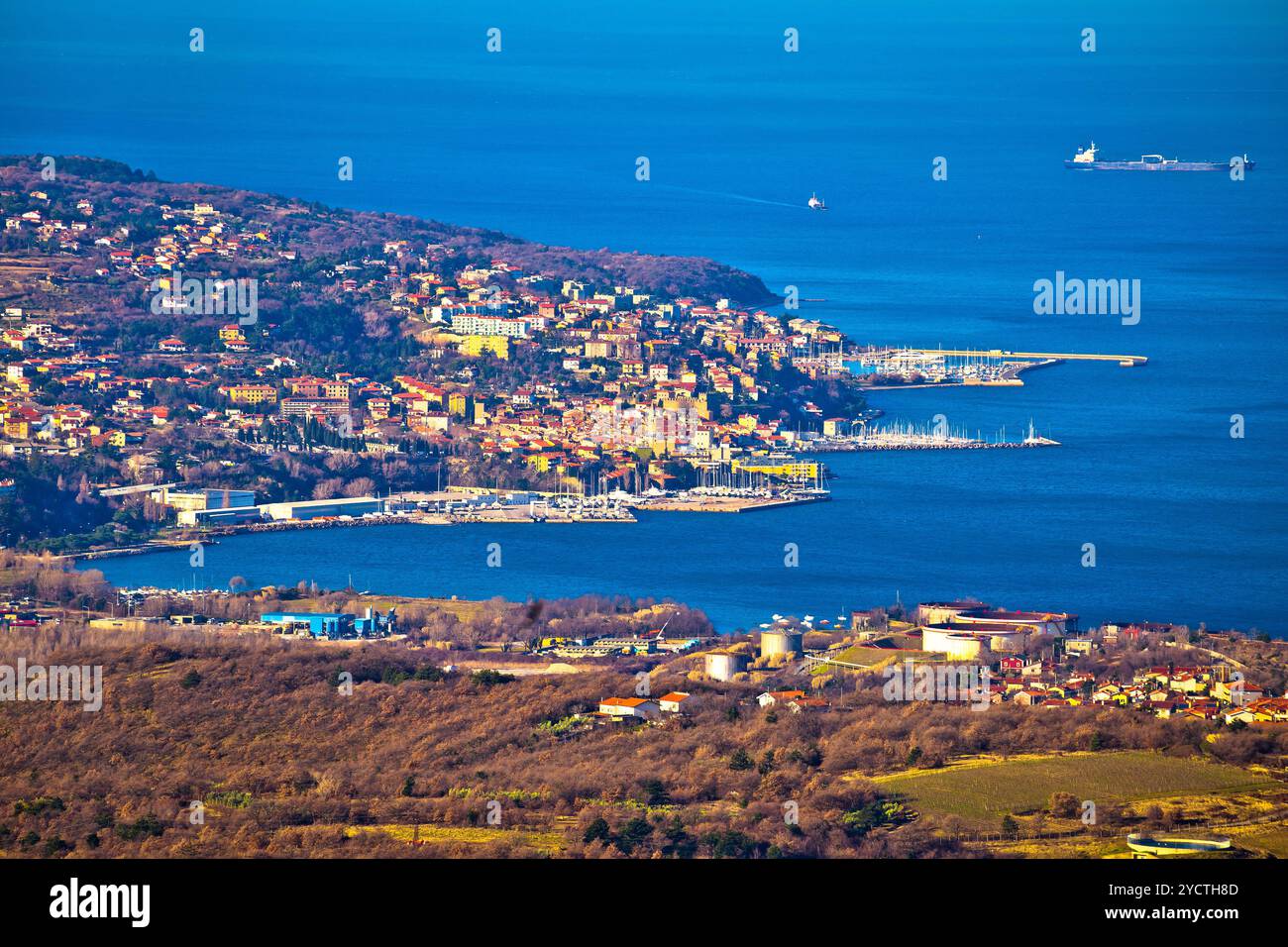 Kopar und Izola Küstenstädte anzeigen Stockfoto