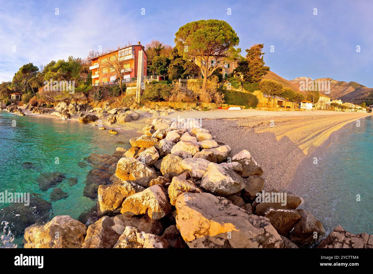 Moscenicka Draga Dorf türkis Strand Stockfoto
