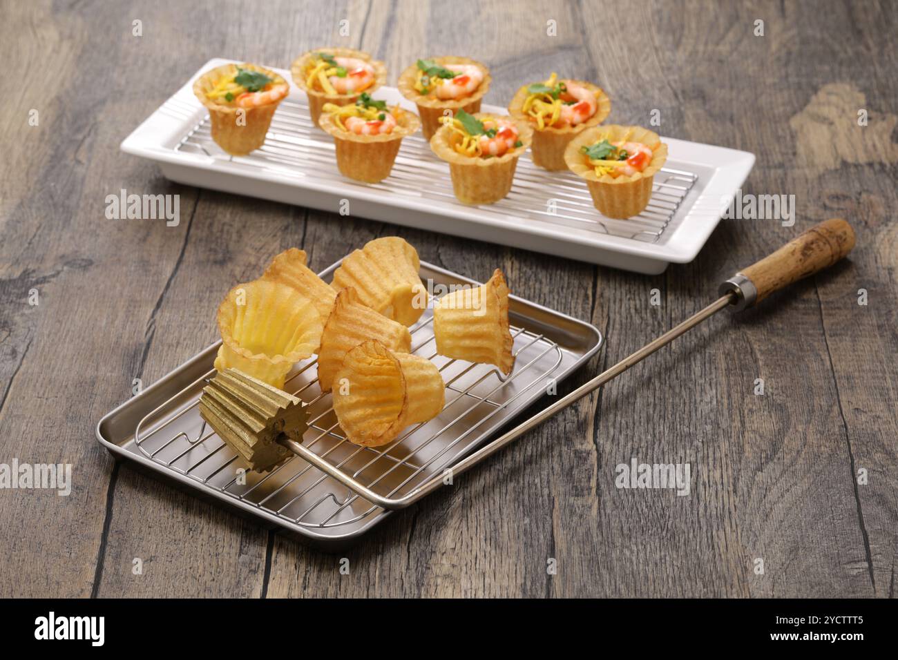 Hausgemachtes Kuih(kueh) Pie Tee, malaysische Nyonya Küche Vorspeise. Stockfoto