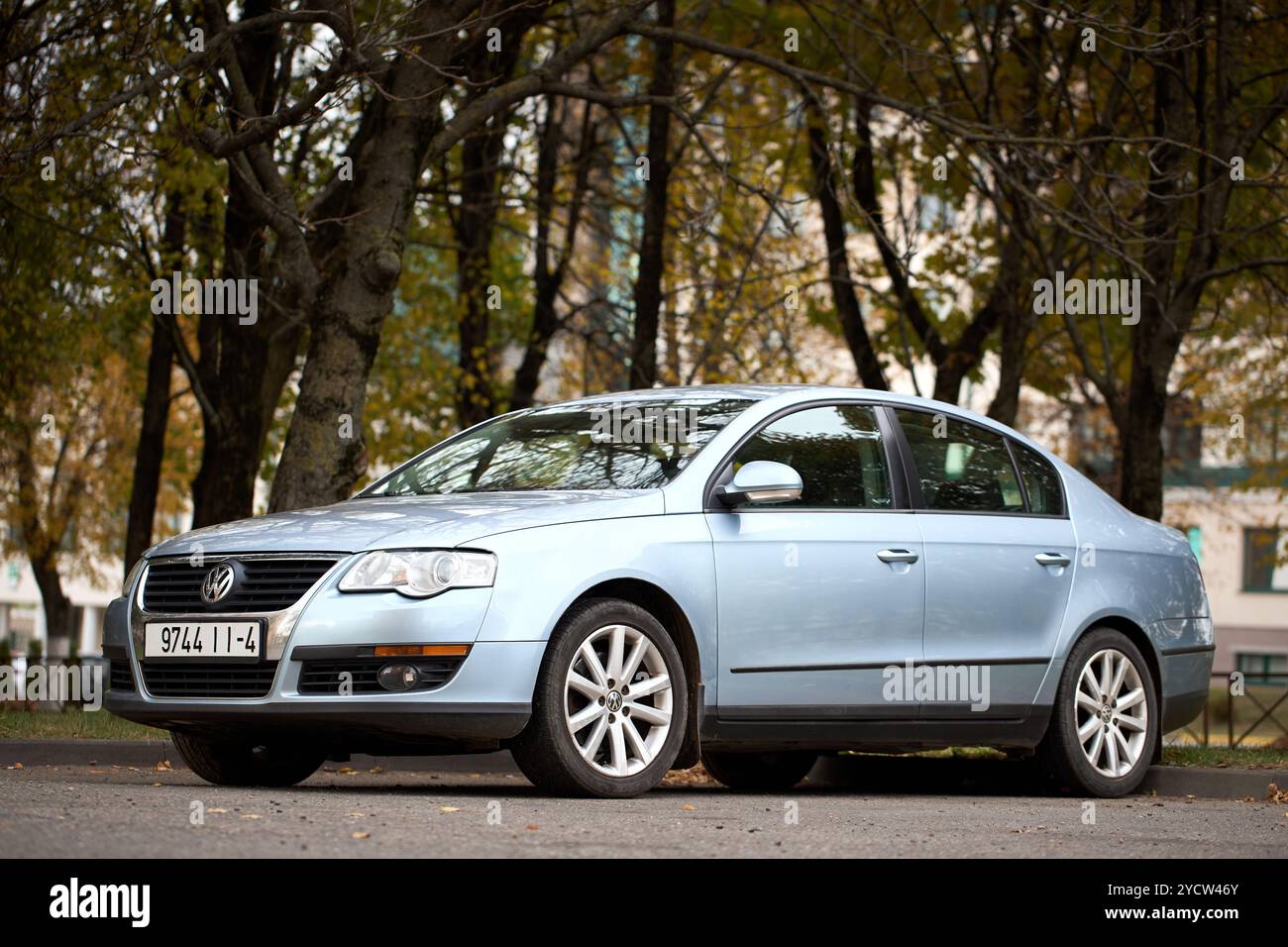 Minsk, Weißrussland, 22. Oktober 2024: Volkswagen Passat B6 mit Frontmotor, großer Familienwagen, hergestellt und vermarktet von Volkswagen 2005 bis 2011 Stockfoto