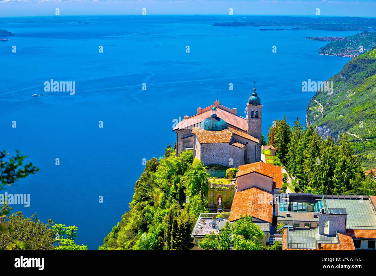 Madonna di Montecastello fermitage oben Lago di Garda anzeigen Stockfoto