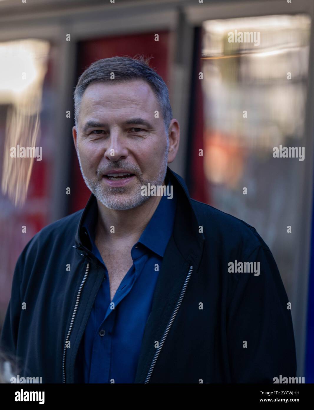 London, Großbritannien. Oktober 2024. David Walliams, Autor und TV-Star verlässt Global Radio London UK Credit: Ian Davidson/Alamy Live News Stockfoto