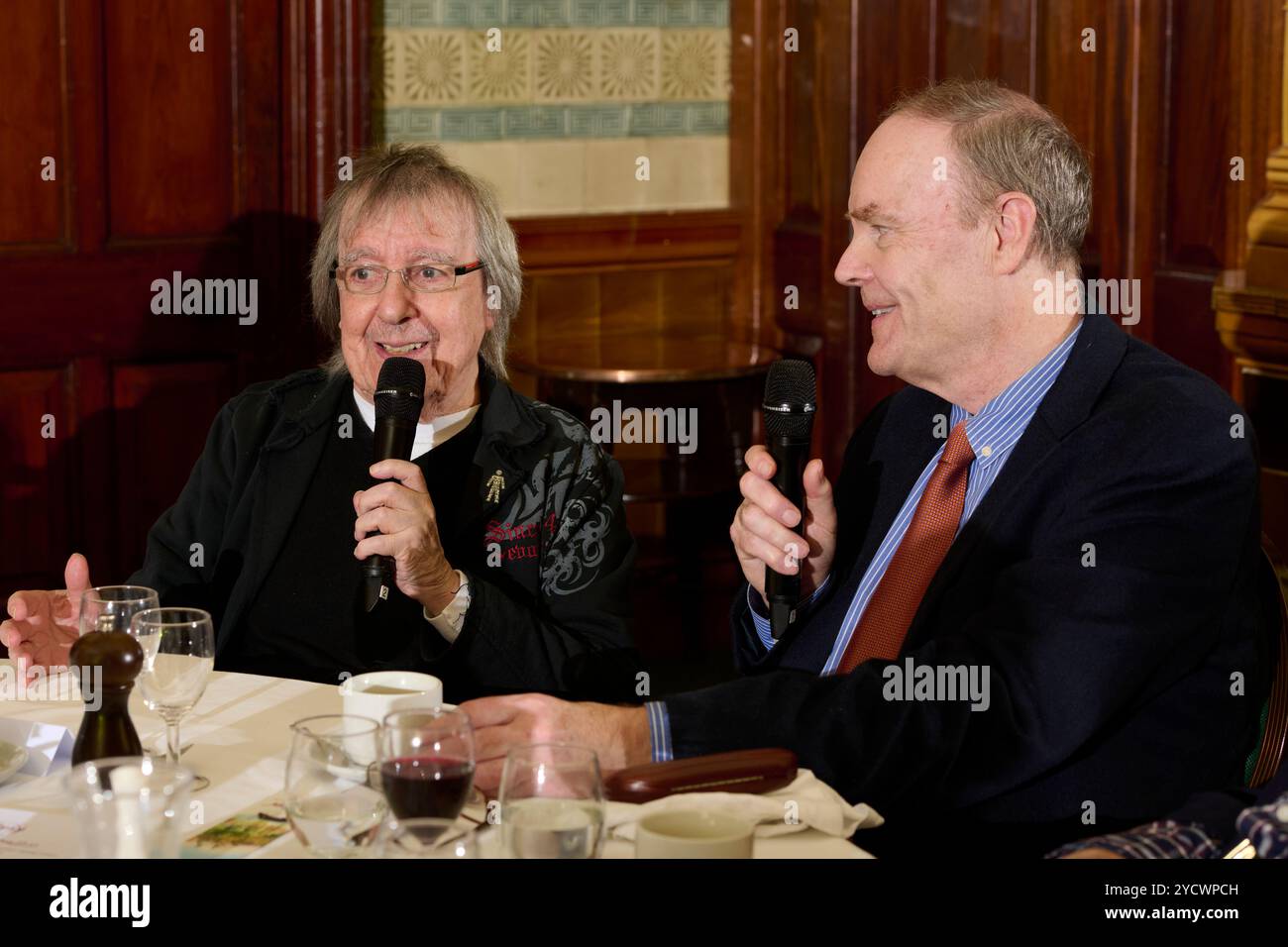 Bill Wyman beim Oldie Literary Lunch 10/24 Stockfoto