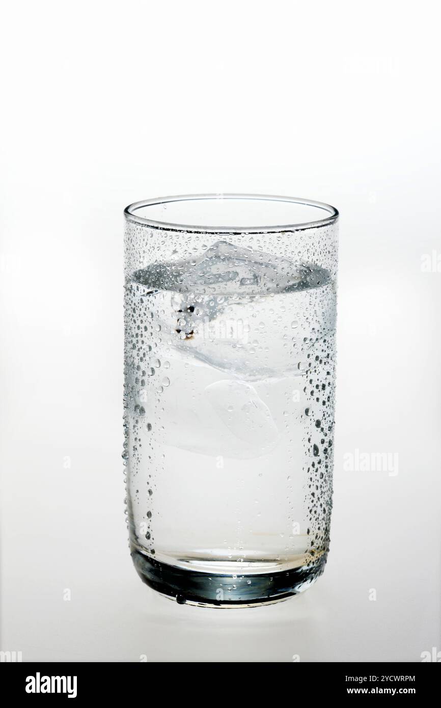 Tasse Wasser Stockfoto