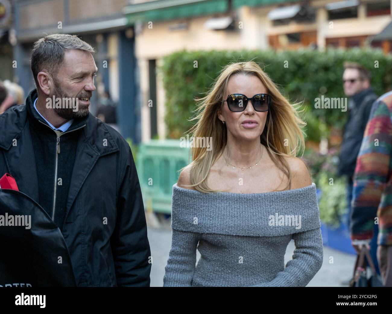 London, Großbritannien. Oktober 2024. Prominente Radiomoderatoren außerhalb von Global Radio London UK Credit: Ian Davidson/Alamy Live News Stockfoto