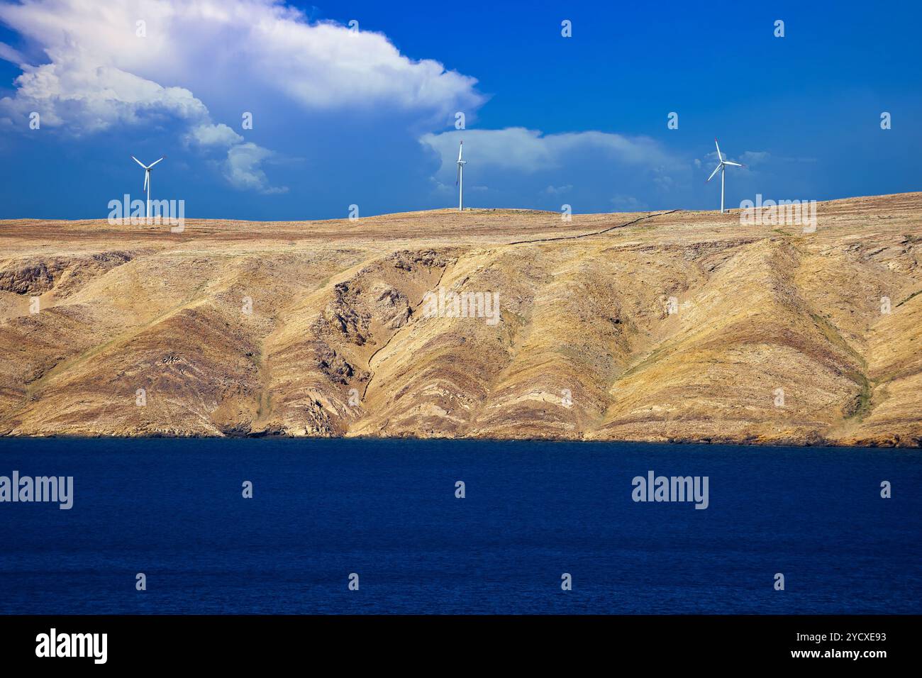 Stein Wüste Insel Pag Windkraftanlagen anzeigen Stockfoto