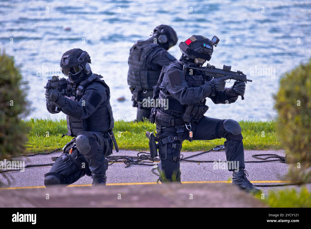 Das taktische Team der Spezialkräfte ist in Aktion Stockfoto